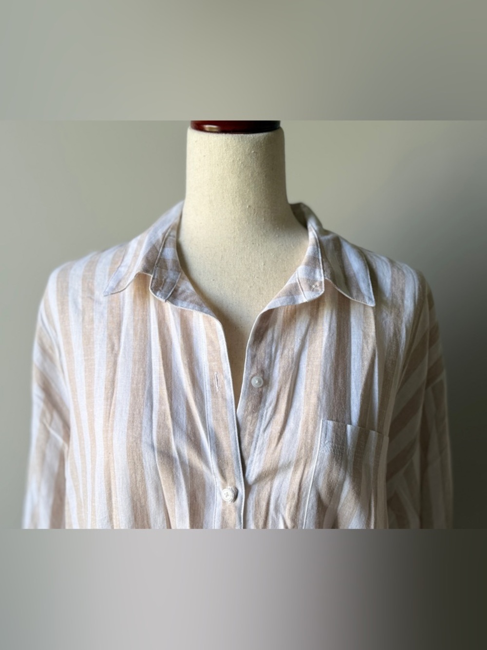 Old Navy Linen Blend Striped Boyfriend Button Down Shirt in Tan and White - Picture 4 of 7